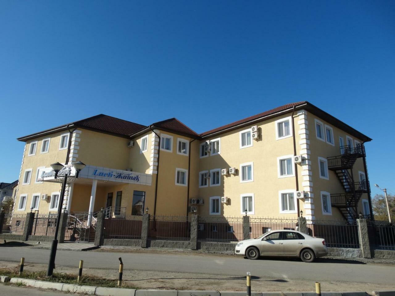 Hotel Laeti-Zhaiyk Atyraū Exteriör bild