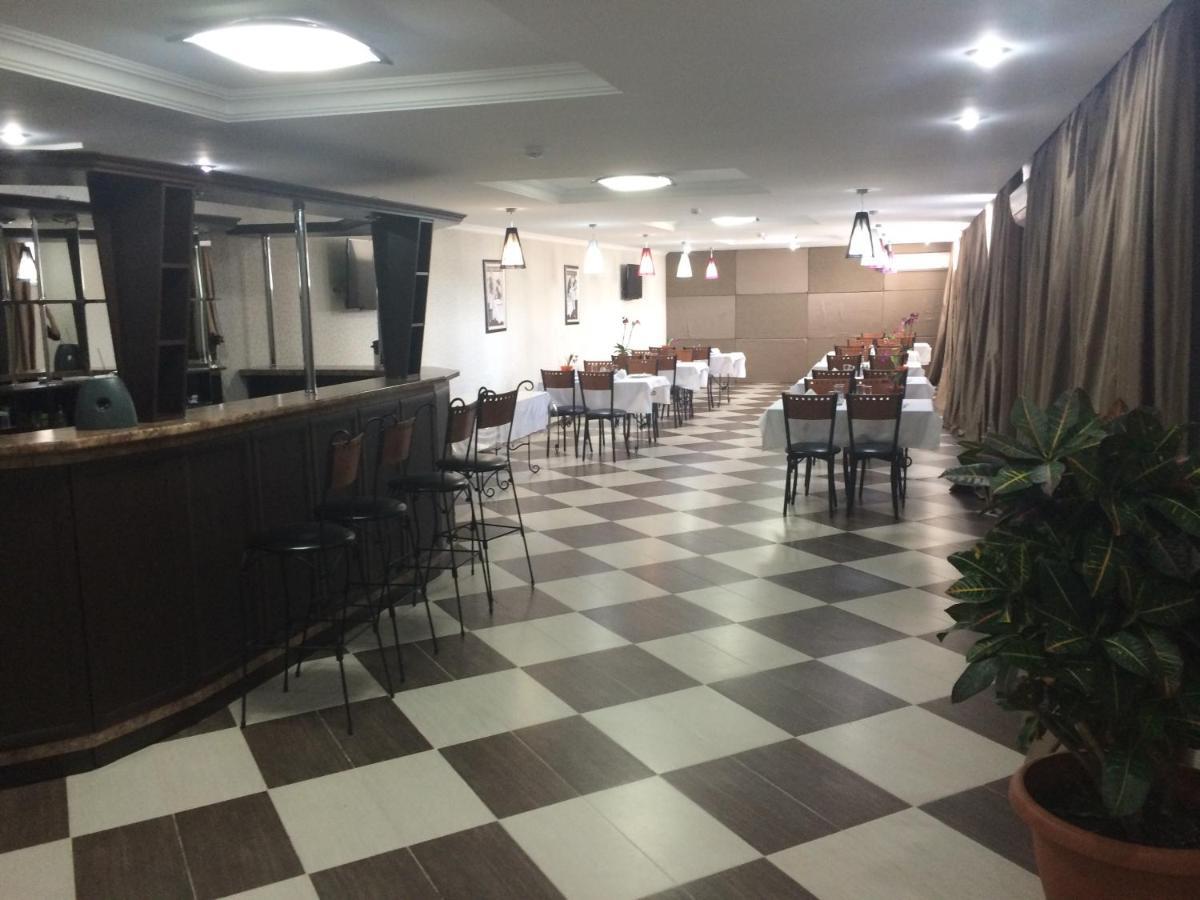 Hotel Laeti-Zhaiyk Atyraū Exteriör bild
