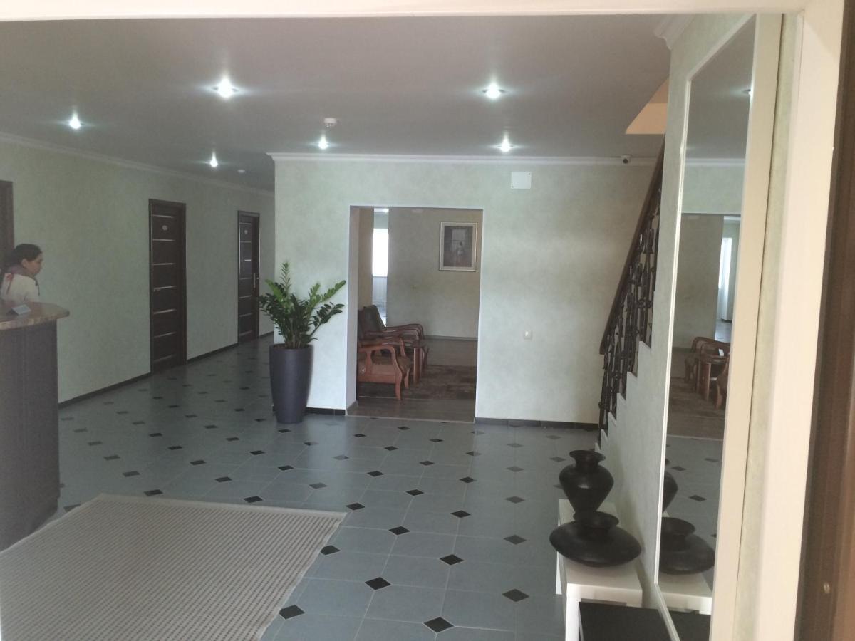 Hotel Laeti-Zhaiyk Atyraū Exteriör bild